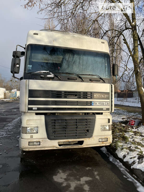 Тентований DAF FT