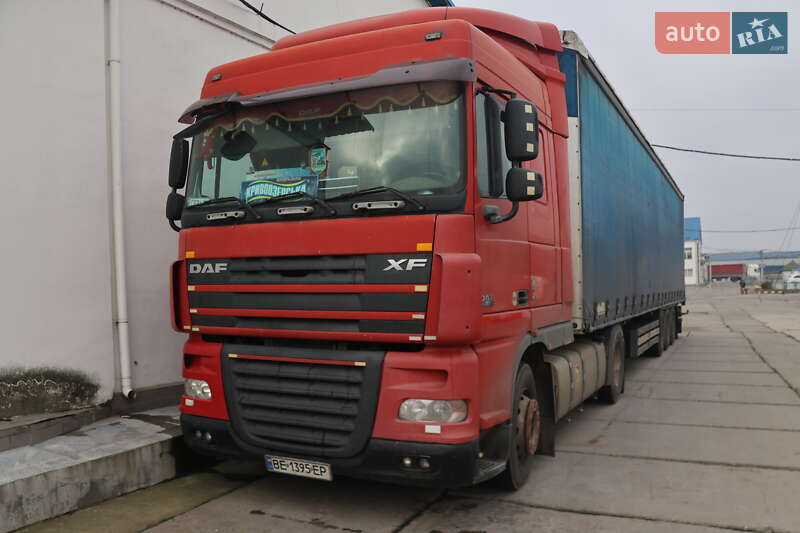 Тентований DAF FT