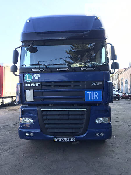 Тентований DAF XF 105