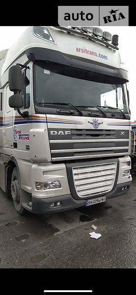 Вантажівки DAF XF 105