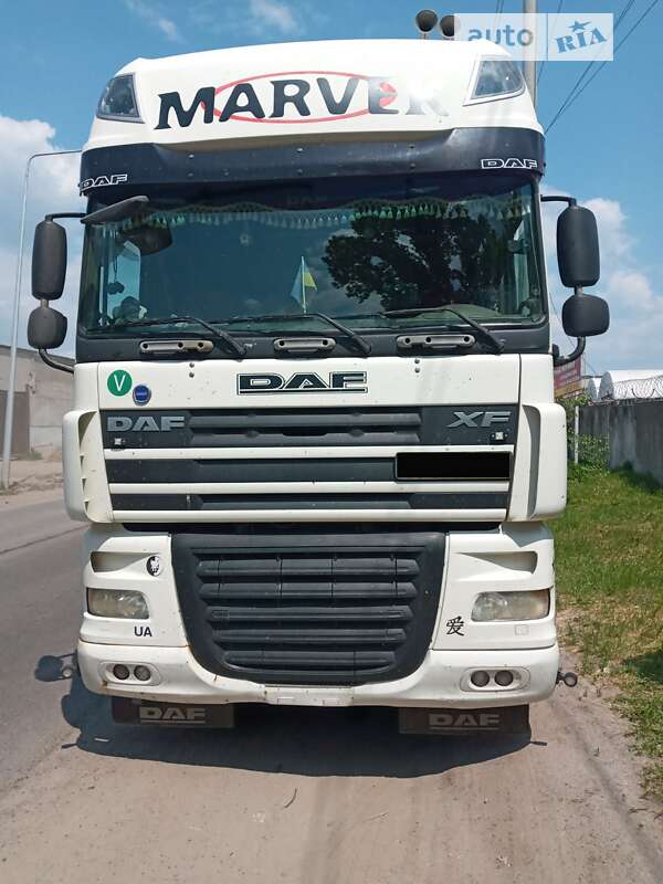 Тягач DAF XF 105