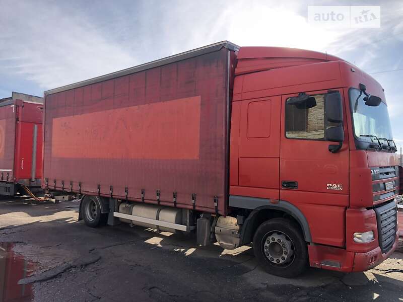 Тентованый DAF XF 105