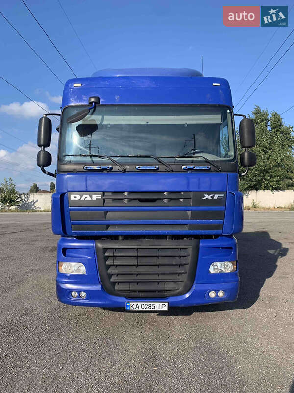 Тягач DAF XF 105