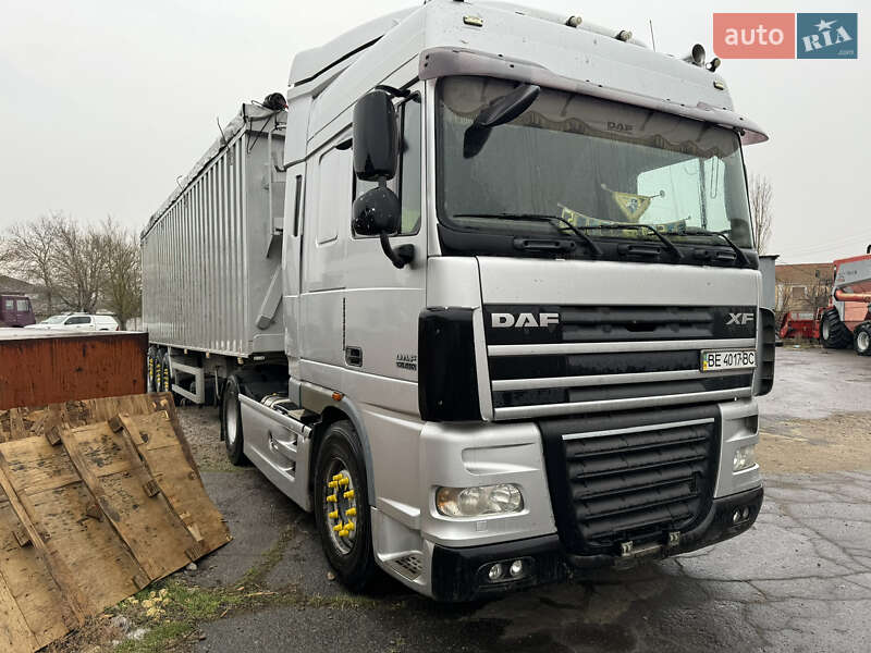 Самосвал DAF XF 105