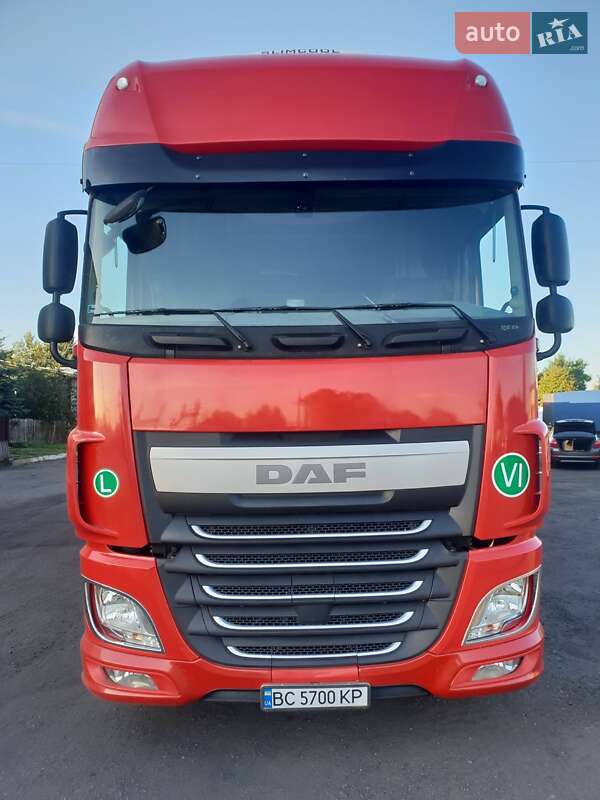 Вантажний фургон DAF XF 106