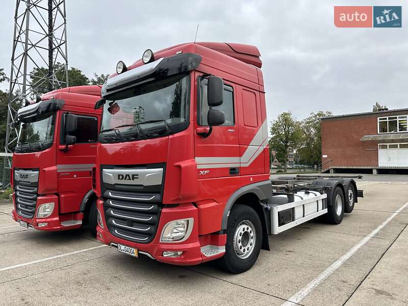 Контейнеровоз DAF XF 106