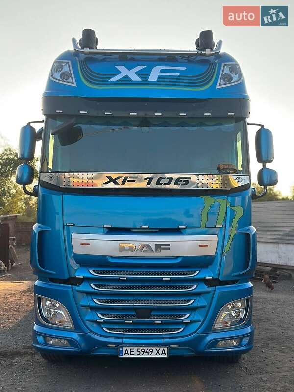 Зерновоз DAF XF 106