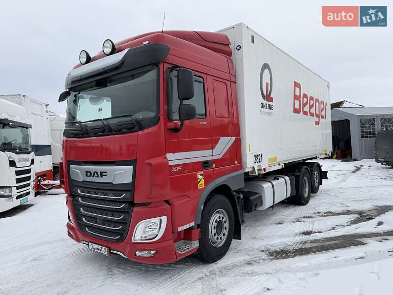Контейнеровоз DAF XF 106