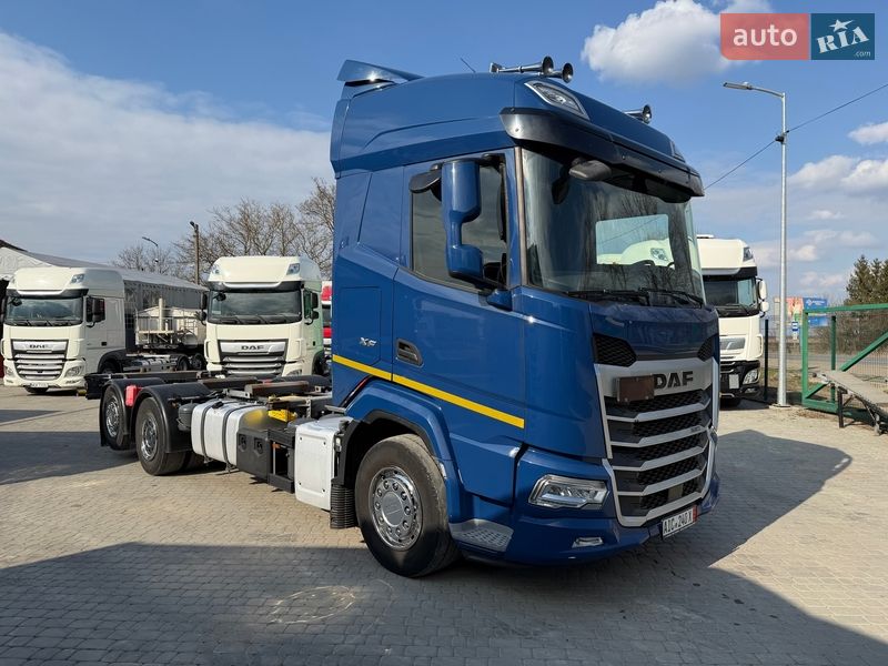 Контейнеровоз DAF XF 106