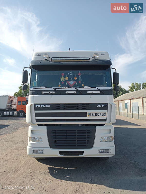 Контейнеровоз DAF XF 95.430