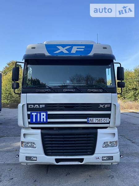 Тентований DAF XF 95