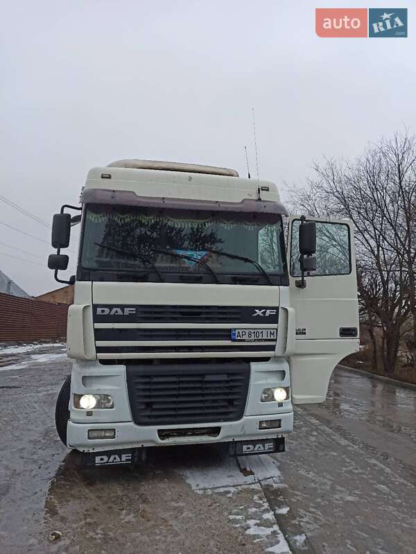 Тентованый DAF XF 95