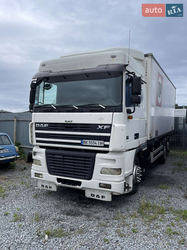 Вантажний фургон DAF XF 95