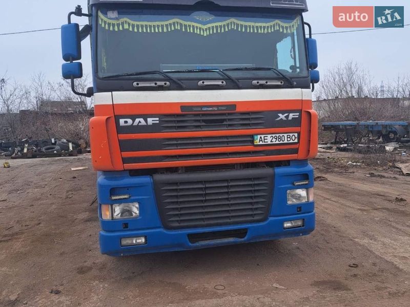Тентований DAF XF 95