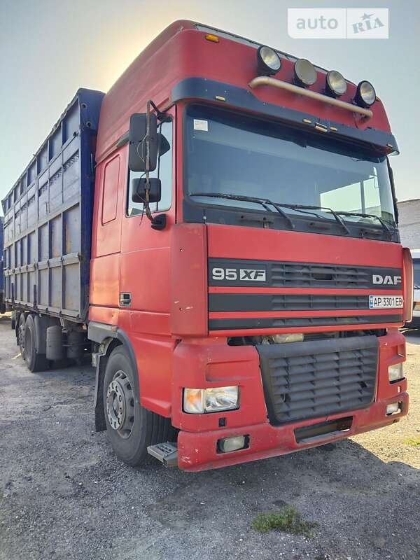 Зерновоз DAF XF