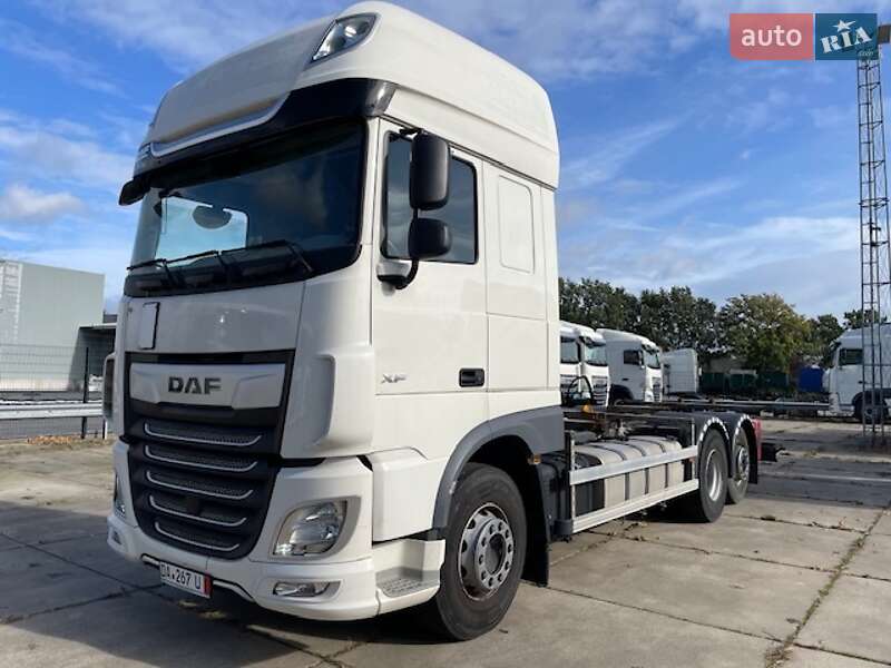 Контейнеровоз DAF XF