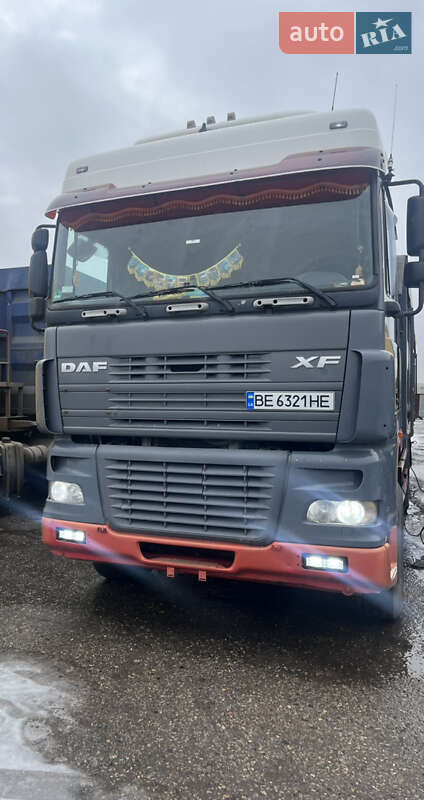 Контейнеровоз DAF XF
