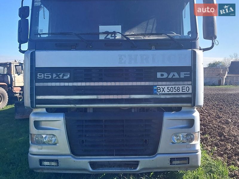 Зерновоз DAF XF