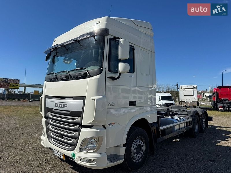 Контейнеровоз DAF XF