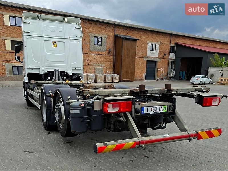 Контейнеровоз DAF XF 2022 в Каменец-Подольском