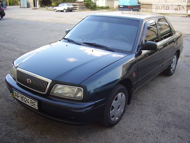 Daihatsu Applause 1998 року