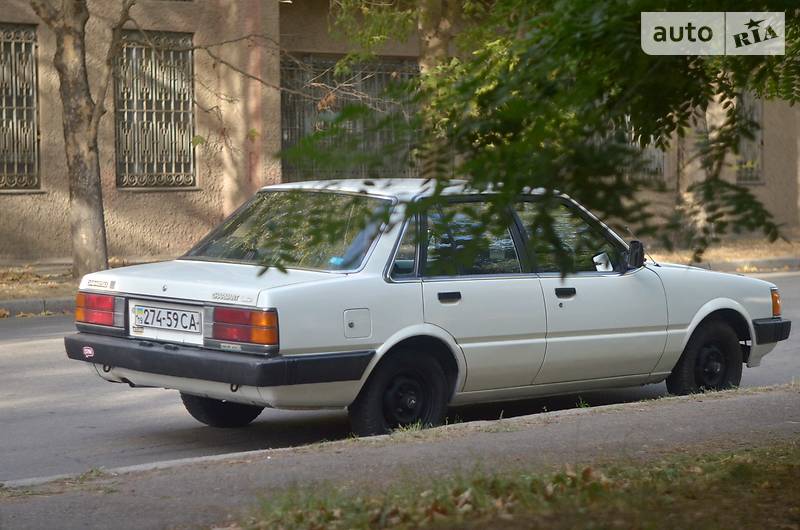 Daihatsu Charmant 1987 року
