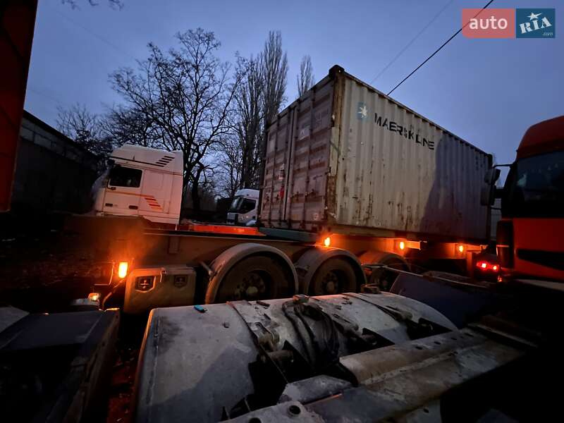 Контейнеровоз Dennison Trailers 2002 в Одессе