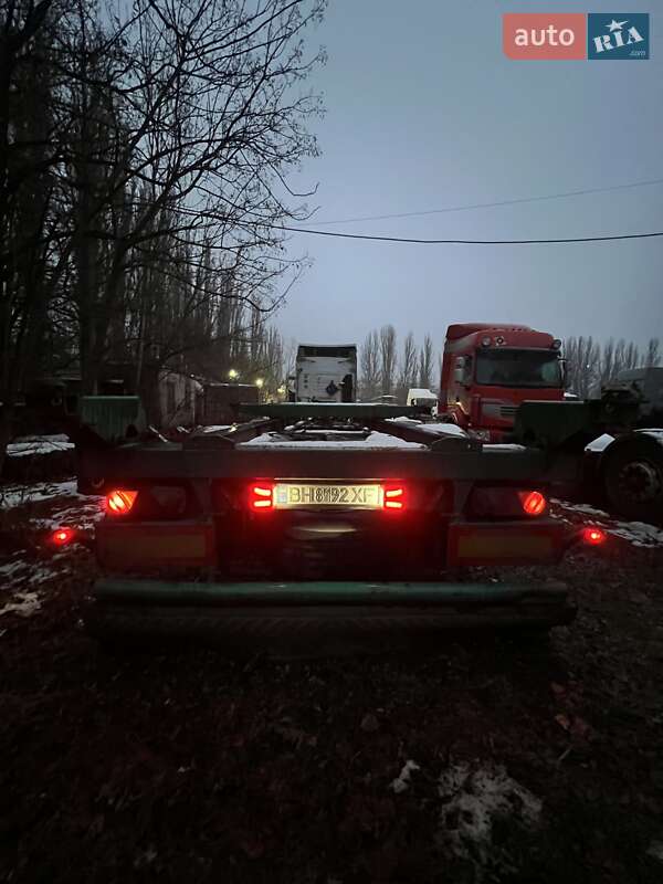 Контейнеровоз Dennison Trailers 2002 в Одессе