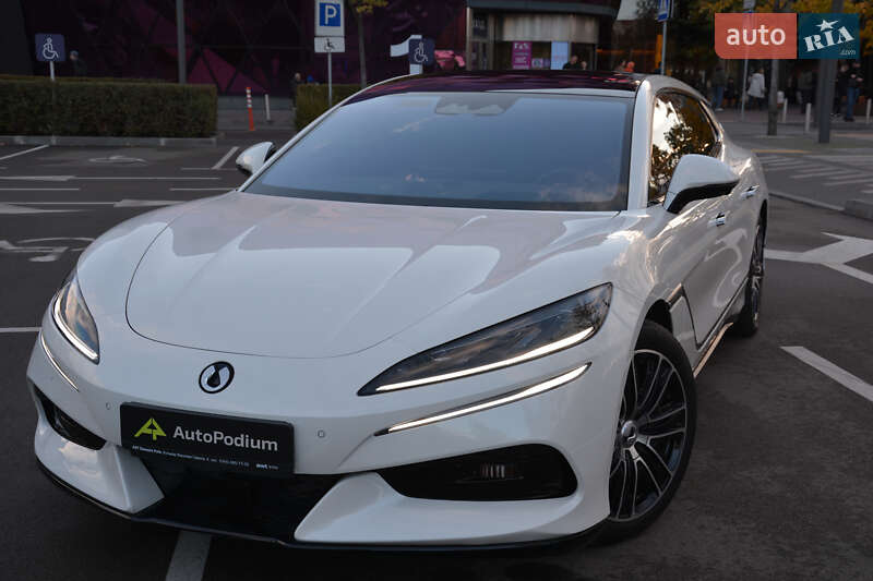 Внедорожник / Кроссовер Denza Z9 GT