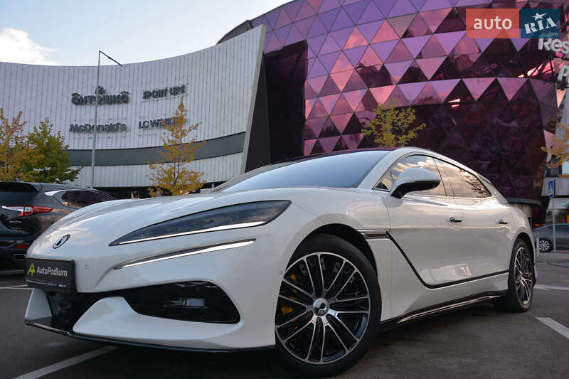 Позашляховик / Кросовер Denza Z9 GT