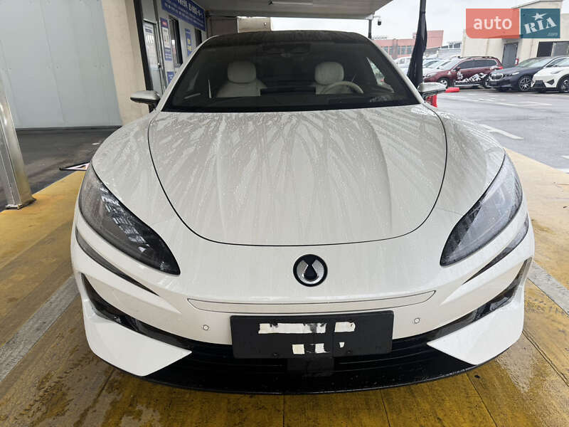 Легкові Denza Z9 GT