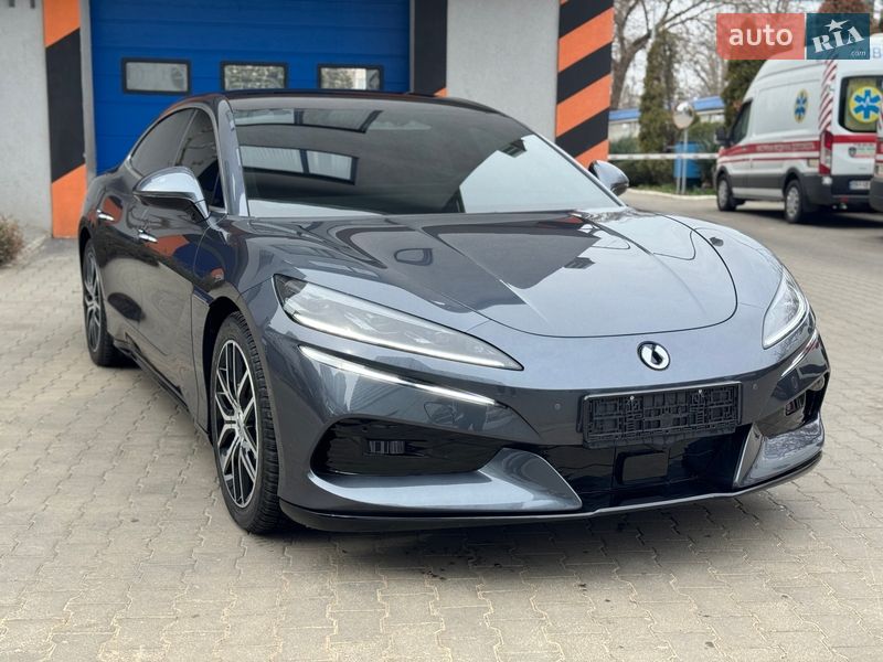 Легковые Denza Z9