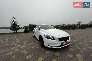Ціни Volvo V40 Дизель