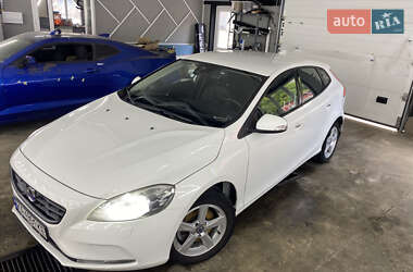 Ціни Volvo V40 Дизель