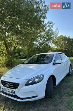 Ціни Volvo V40 Дизель