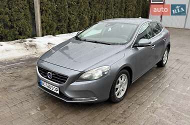 Ціни Volvo V40 Дизель