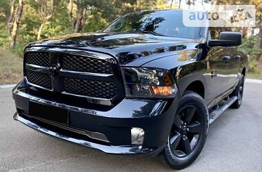 Dodge  BLACKOUT  2019