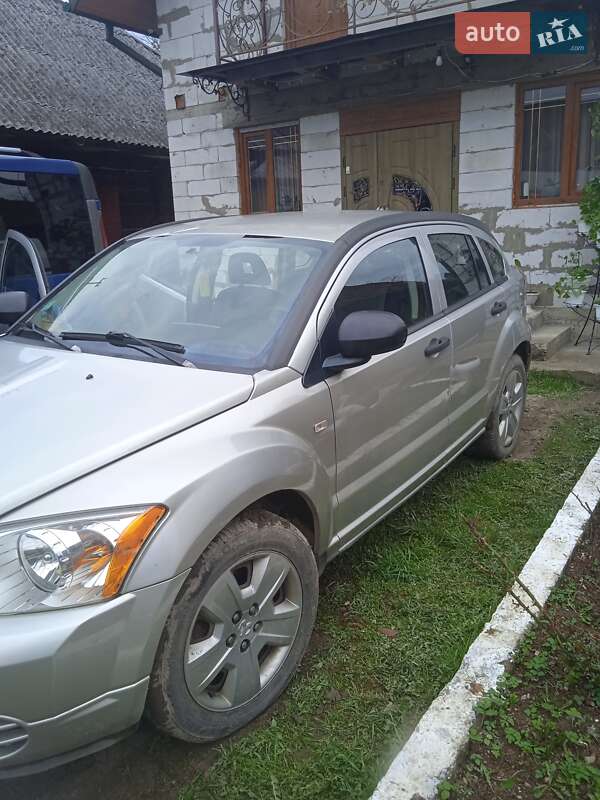 Седан Dodge Caliber