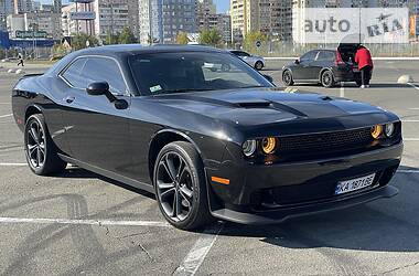 Dodge Challenger AWD 2019