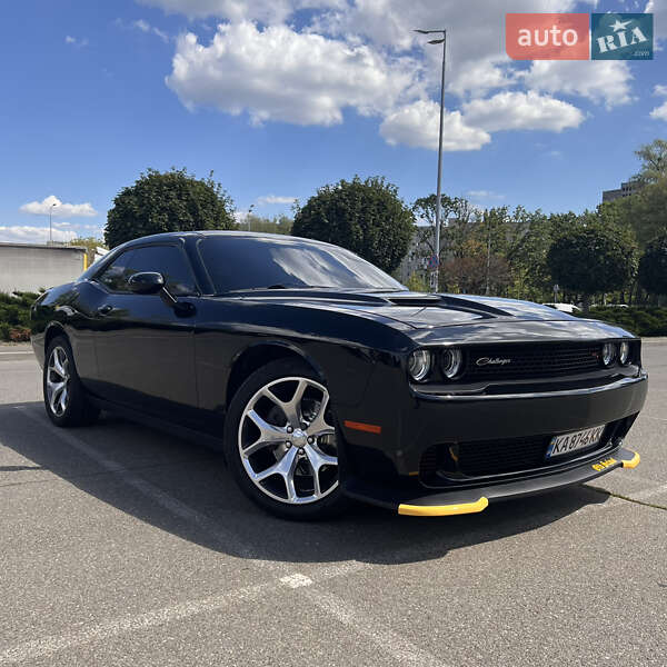 Купе Dodge Challenger