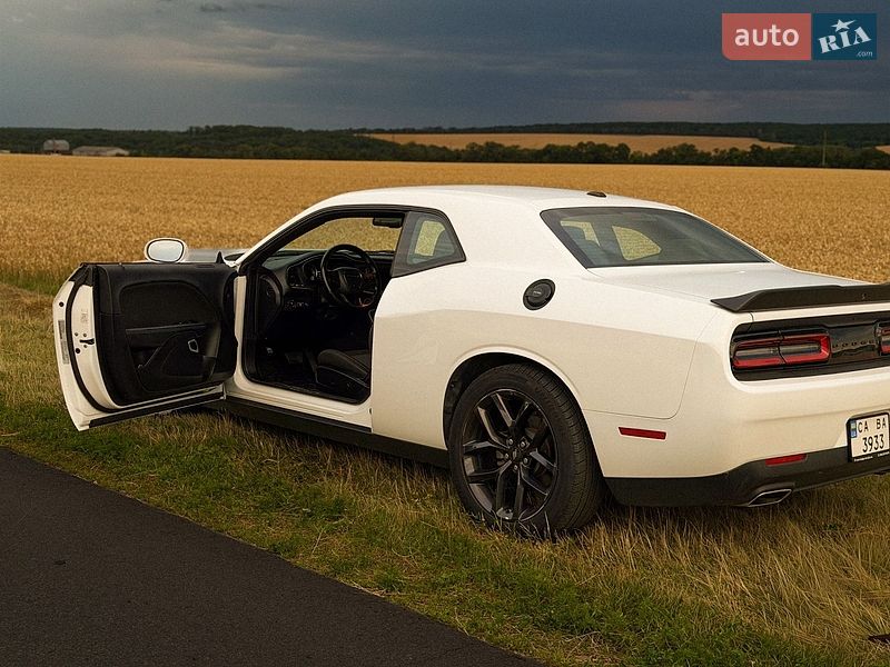 Купе Dodge Challenger 2022 в Киеве