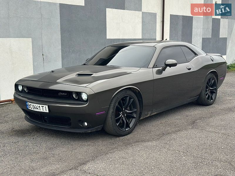 Купе Dodge Challenger 2016 в Виннице