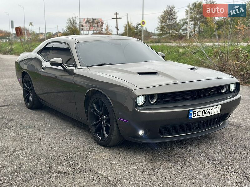 Купе Dodge Challenger 2016 в Виннице