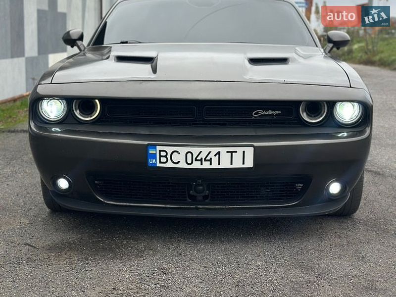Купе Dodge Challenger 2016 в Виннице