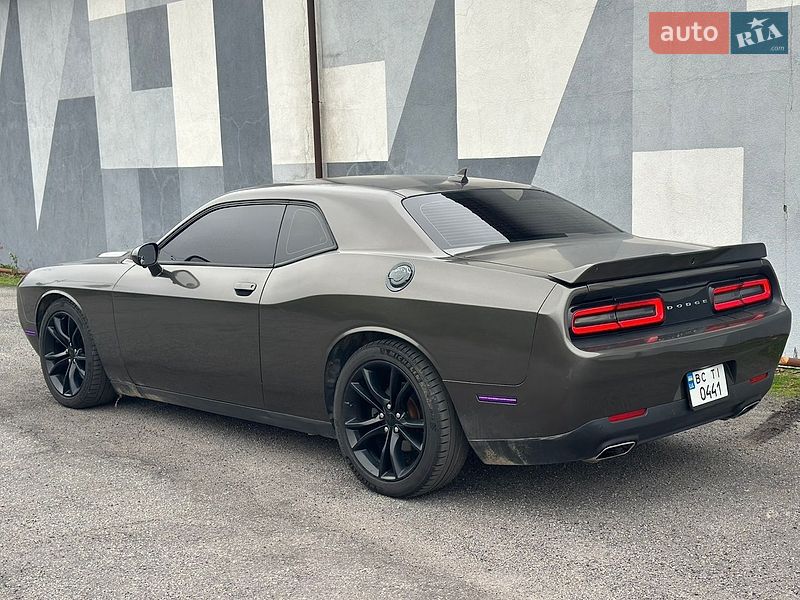 Купе Dodge Challenger 2016 в Виннице