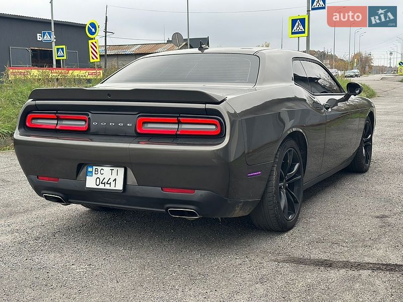 Купе Dodge Challenger 2016 в Виннице