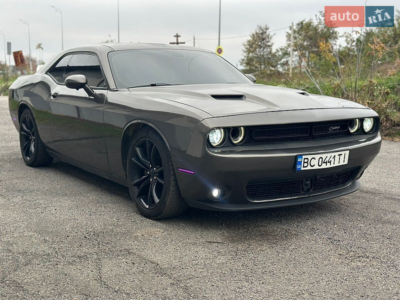 Купе Dodge Challenger 2016 в Виннице