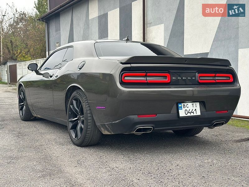 Купе Dodge Challenger 2016 в Виннице