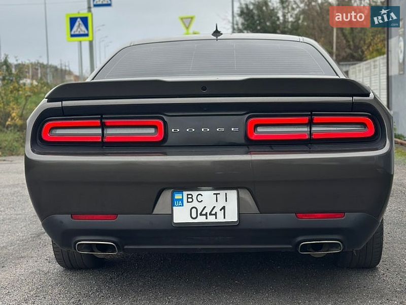 Купе Dodge Challenger 2016 в Виннице