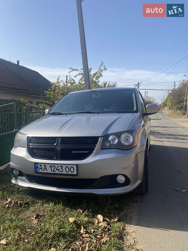 Минивэн Dodge Grand Caravan